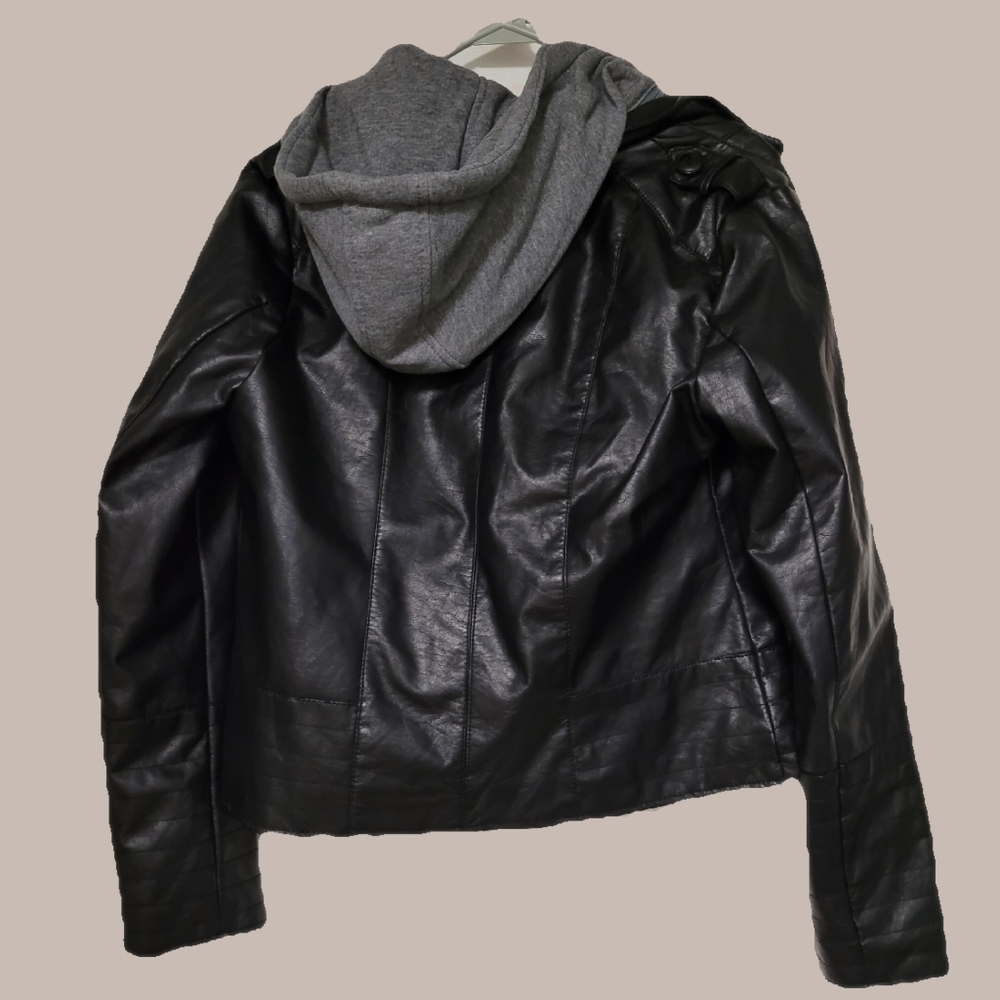 Leather Jacket 🕶😎 - Picture 3 of 5